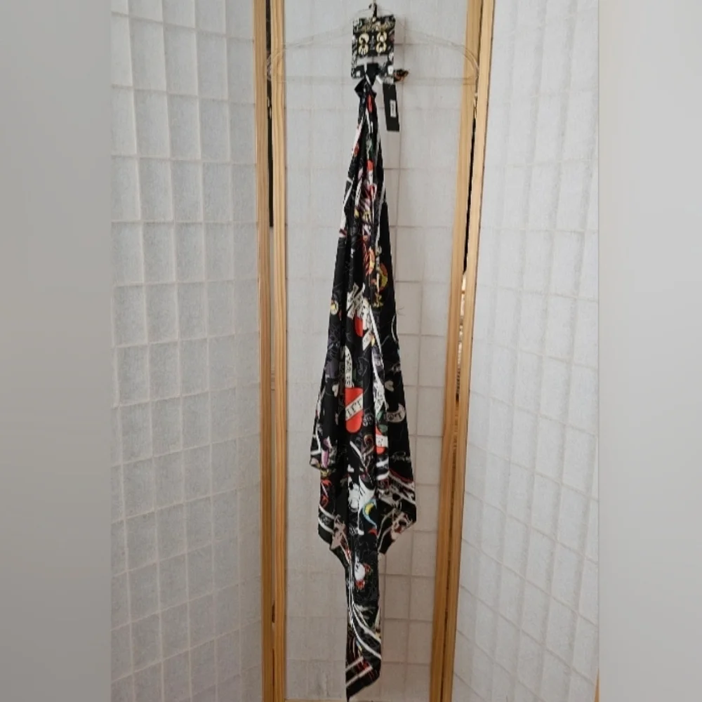 Ed Hardy Y2K Scarf Shawl Approx 42 X 42 Skull Rose Heart Love Kills Tattoo